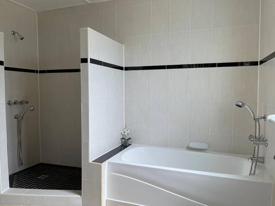 Spring Garden Mobay Resort Luxurious Apartments Montego Bay Exteriör bild