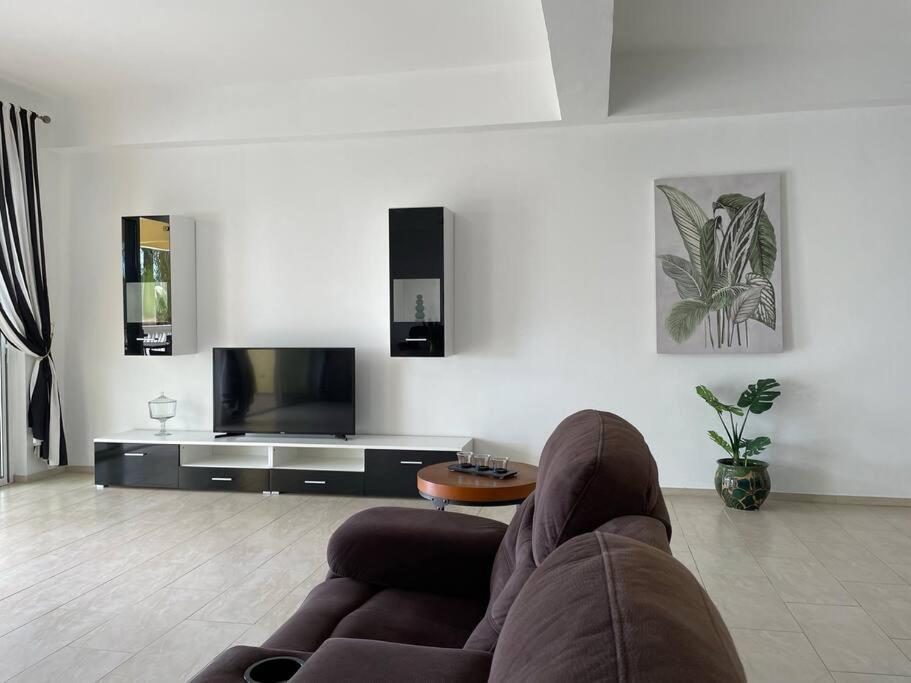 Spring Garden Mobay Resort Luxurious Apartments Montego Bay Exteriör bild