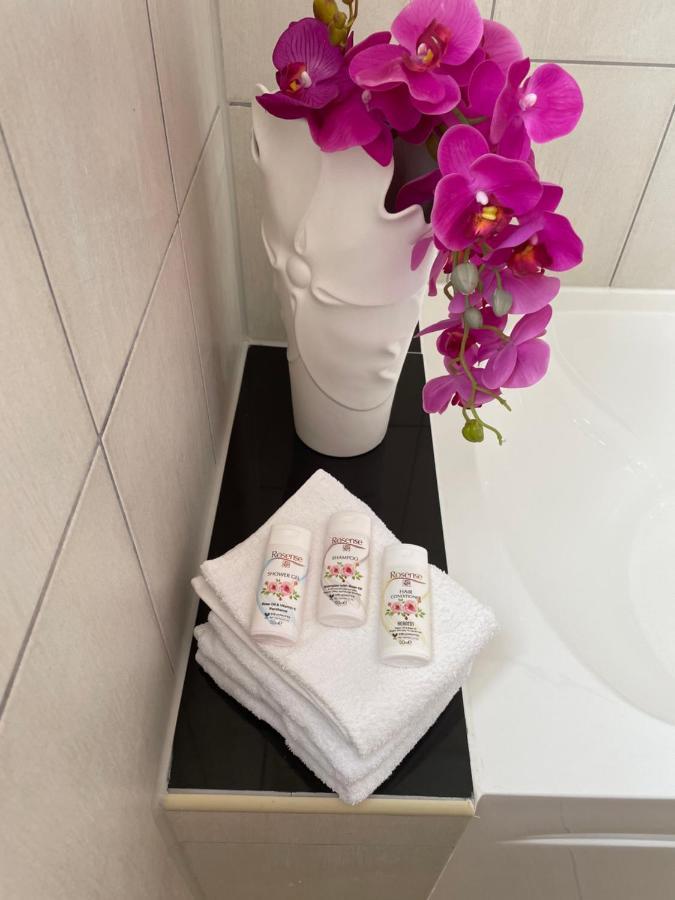 Spring Garden Mobay Resort Luxurious Apartments Montego Bay Exteriör bild